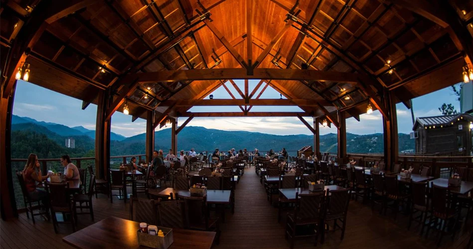 Gatlinburg for Couples: 10 Romantic Spots in the Smoky Mountains